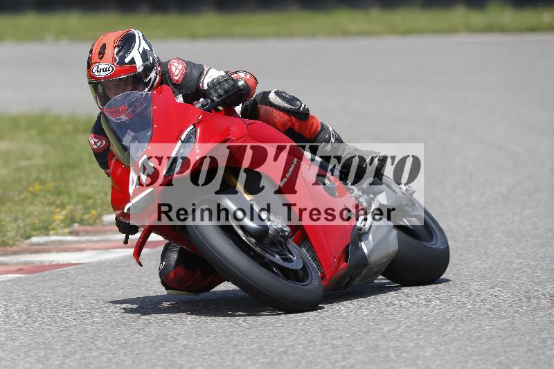 /27 12.06.2025 Ducati Schweiz Trackday Warmup  ADR/gelb-jeaune/44